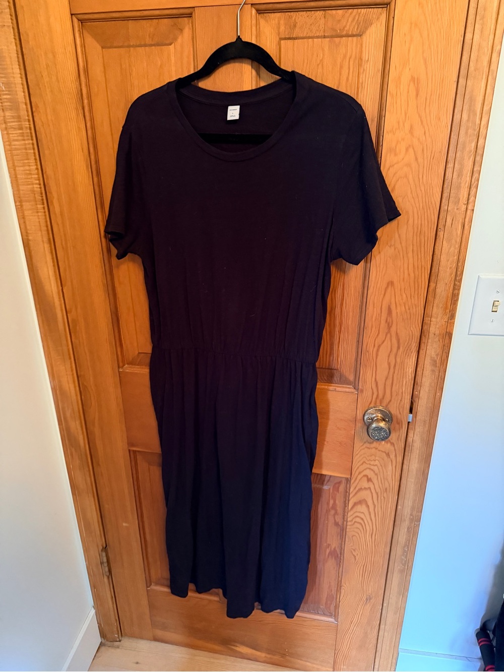Old Navy Black Short-Sleeve Midi Dress